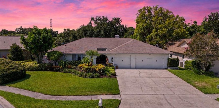 Casa en Clearwater, Florida 5 dormitorios, 270.81 m2 № 2150344