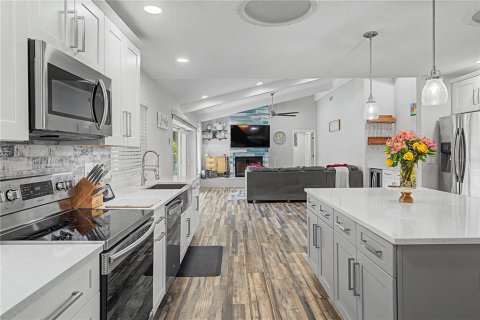 Casa en venta en Clearwater, Florida, 5 dormitorios, 270.81 m2 № 2150344 - foto 13