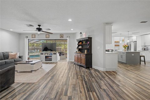 Casa en venta en Clearwater, Florida, 5 dormitorios, 270.81 m2 № 2150344 - foto 11