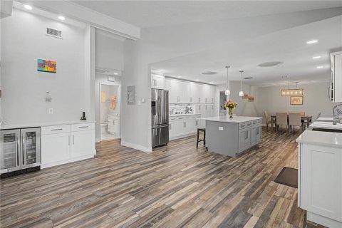 Casa en venta en Clearwater, Florida, 5 dormitorios, 270.81 m2 № 2150344 - foto 17
