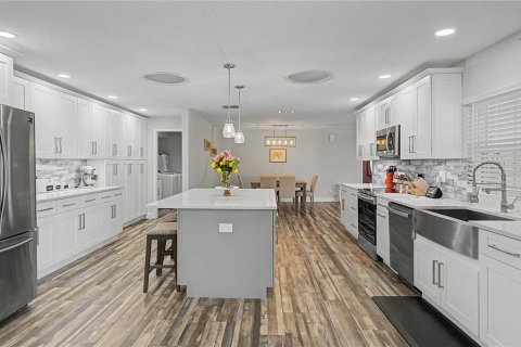 Casa en venta en Clearwater, Florida, 5 dormitorios, 270.81 m2 № 2150344 - foto 16