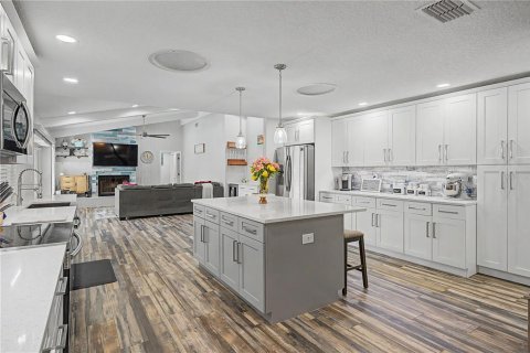 Casa en venta en Clearwater, Florida, 5 dormitorios, 270.81 m2 № 2150344 - foto 12