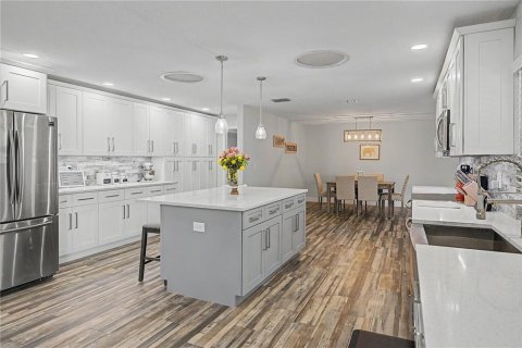 Casa en venta en Clearwater, Florida, 5 dormitorios, 270.81 m2 № 2150344 - foto 15