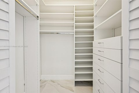 Купить кондоминиум в Майами, Флорида 2 спальни, 215.53м2, № 1955265 - фото 29