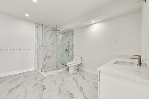 Купить кондоминиум в Майами, Флорида 2 спальни, 215.53м2, № 1955265 - фото 21