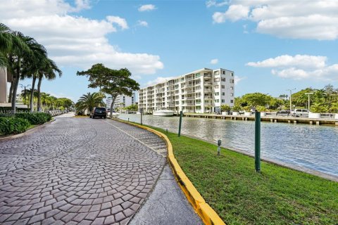 Купить кондоминиум в Майами, Флорида 2 спальни, 215.53м2, № 1955265 - фото 4