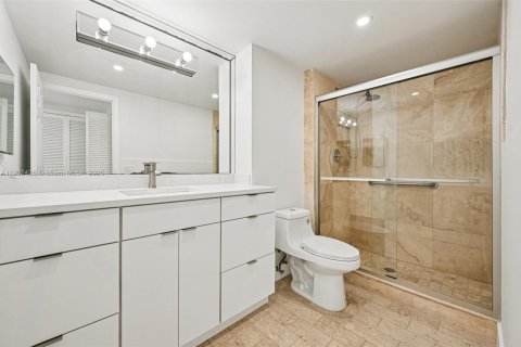 Купить кондоминиум в Майами, Флорида 2 спальни, 215.53м2, № 1955265 - фото 25