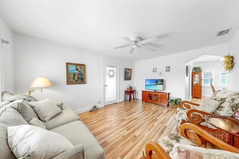 Casa en venta en Bradenton, Florida, 1 dormitorio, 79.34 m2 № 1757499 - foto 6