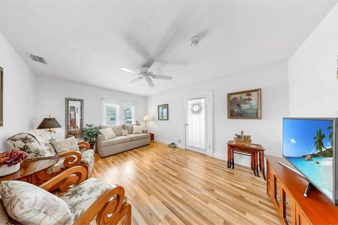 Casa en venta en Bradenton, Florida, 1 dormitorio, 79.34 m2 № 1757499 - foto 7
