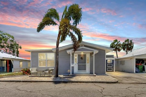 Casa en venta en Bradenton, Florida, 1 dormitorio, 79.34 m2 № 1757499 - foto 1