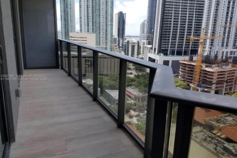 Condominio en alquiler en Miami, Florida, 1 dormitorio, 79.06 m2 № 1924717 - foto 5
