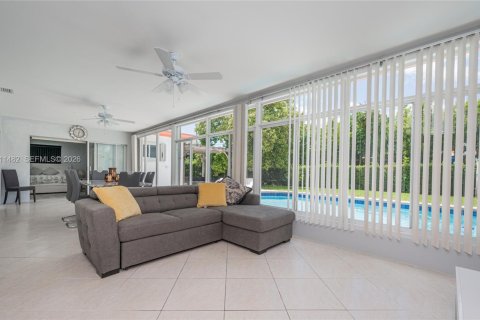 House in Hollywood, Florida 3 bedrooms, 168.06 sq.m. № 2075360 - photo 22