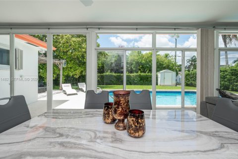 House in Hollywood, Florida 3 bedrooms, 168.06 sq.m. № 2075360 - photo 20