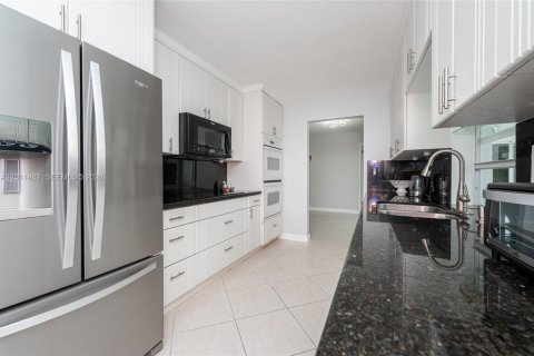 House in Hollywood, Florida 3 bedrooms, 168.06 sq.m. № 2075360 - photo 29