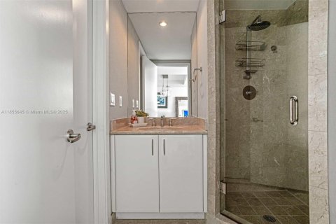 Copropriété à vendre à Miami, Floride: 2 chambres, 160.72 m2 № 1877911 - photo 25