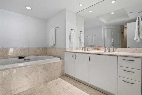Copropriété à vendre à Miami, Floride: 2 chambres, 160.72 m2 № 1877911 - photo 22