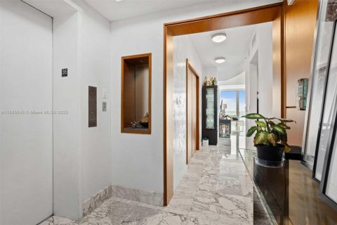 Copropriété à vendre à Miami, Floride: 2 chambres, 160.72 m2 № 1877911 - photo 16