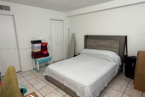 Condo in Miami, Florida, 2 bedrooms  № 1990891 - photo 7