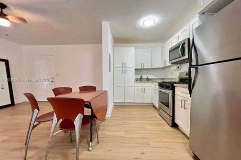 Condominio en venta en Miami Beach, Florida, 36.6 m2 № 2155017 - foto 3