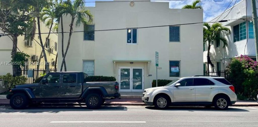 Estudio en el Condominio en Miami Beach, Florida  № 2155017