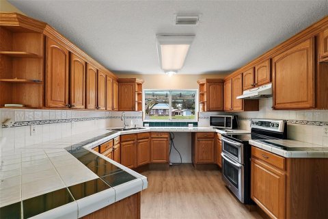 Casa en venta en Summerfield, Florida, 3 dormitorios, 180.6 m2 № 1326289 - foto 9