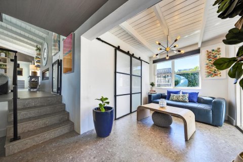 House in Lighthouse Point, Florida 3 bedrooms, 170.75 sq.m. № 2083638 - photo 8