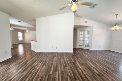 Villa ou maison à vendre à San Antonio, Floride: 3 chambres, 191.19 m2 № 2201198 - photo 3