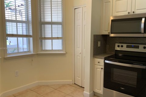 Снять в аренду виллу или дом в Дорал, Флорида 3 спальни, 164.25м2, № 1973790 - фото 5