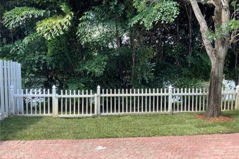 Снять в аренду виллу или дом в Дорал, Флорида 3 спальни, 164.25м2, № 1973790 - фото 21