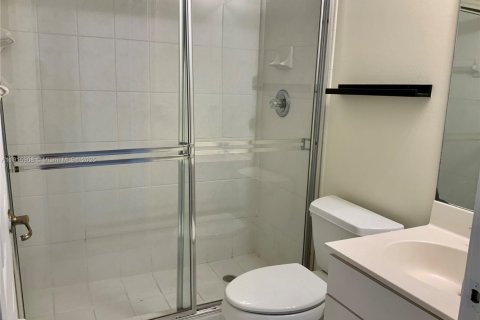 Снять в аренду виллу или дом в Дорал, Флорида 3 спальни, 164.25м2, № 1973790 - фото 9