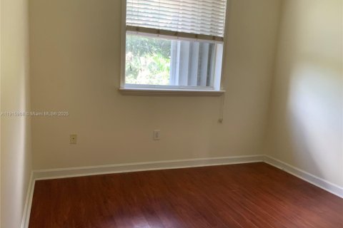 Снять в аренду виллу или дом в Дорал, Флорида 3 спальни, 164.25м2, № 1973790 - фото 15