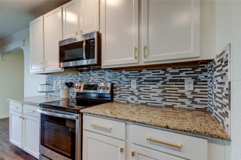Casa en venta en Wesley Chapel, Florida, 6 dormitorios, 284.19 m2 № 1907456 - foto 21