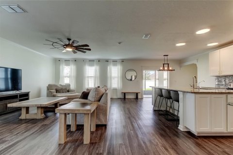 Casa en venta en Wesley Chapel, Florida, 6 dormitorios, 284.19 m2 № 1907456 - foto 8