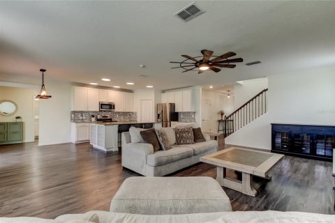 Casa en venta en Wesley Chapel, Florida, 6 dormitorios, 284.19 m2 № 1907456 - foto 11