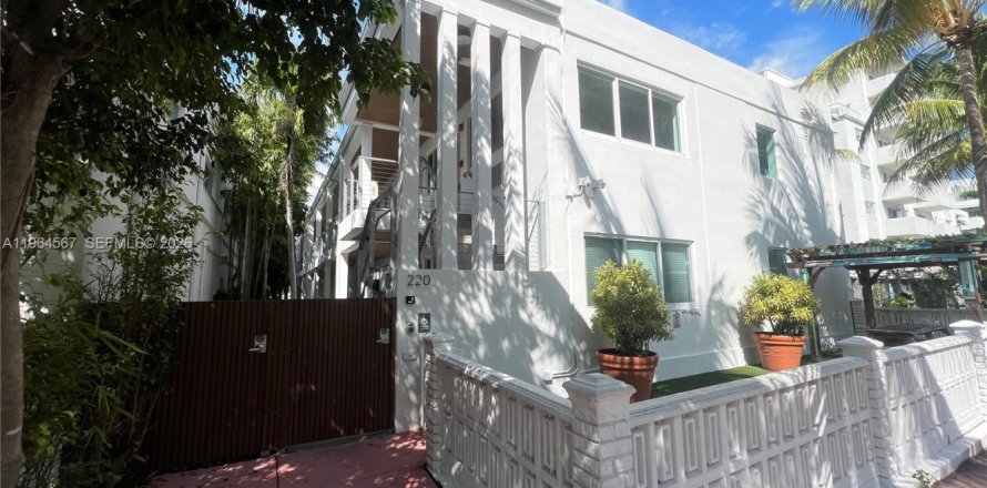 Студия в кондо в Майами-Бич, Флорида № 2025955