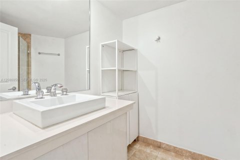 Condominio en venta en Miami, Florida, 3 dormitorios, 214.6 m2 № 2356767 - foto 29