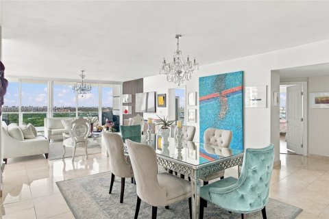 Condominio en venta en Miami, Florida, 3 dormitorios, 214.6 m2 № 2356767 - foto 14