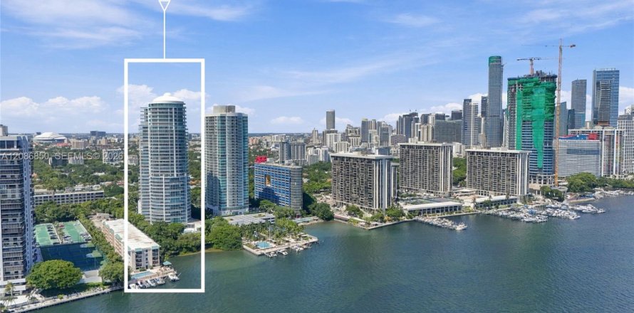 Condominio en Miami, Florida, 3 dormitorios  № 2356767