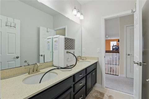 House in Orlando, Florida 5 bedrooms, 308.9 sq.m. № 1679557 - photo 27