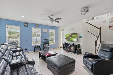 House in Orlando, Florida 5 bedrooms, 308.9 sq.m. № 1679557 - photo 20