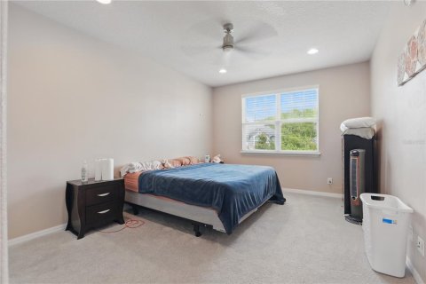 House in Orlando, Florida 5 bedrooms, 308.9 sq.m. № 1679557 - photo 24