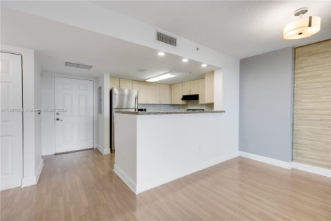 Copropriété à louer à Miami, Floride: 1 chambre, 75.81 m2 № 1943573 - photo 6