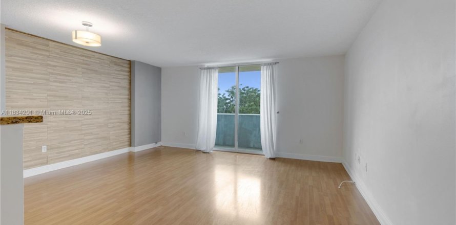 Condo à Miami, Floride, 1 chambre  № 1943573