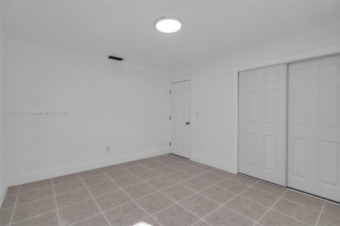Casa en alquiler en Hallandale Beach, Florida, 2 dormitorios, 156.91 m2 № 1972975 - foto 22