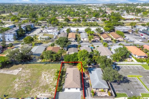 Casa en alquiler en Hallandale Beach, Florida, 2 dormitorios, 156.91 m2 № 1972975 - foto 29