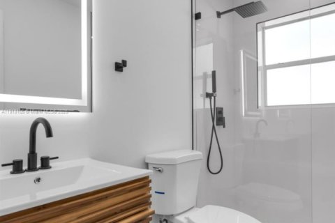 Casa en alquiler en Hallandale Beach, Florida, 2 dormitorios, 156.91 m2 № 1972975 - foto 17