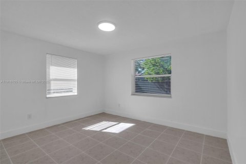 Casa en alquiler en Hallandale Beach, Florida, 2 dormitorios, 156.91 m2 № 1972975 - foto 21