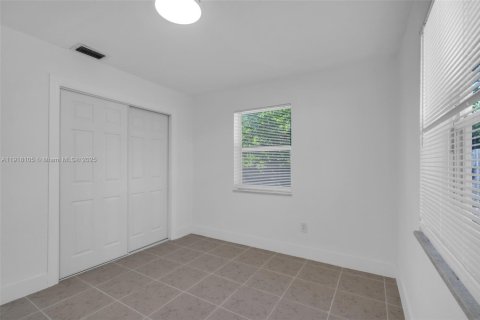 Casa en alquiler en Hallandale Beach, Florida, 2 dormitorios, 156.91 m2 № 1972975 - foto 24