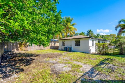 Casa en alquiler en Hallandale Beach, Florida, 2 dormitorios, 156.91 m2 № 1972975 - foto 28
