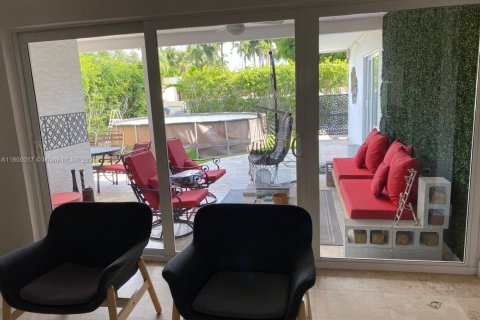House in Hollywood, Florida 3 bedrooms, 155.98 sq.m. № 1861667 - photo 4